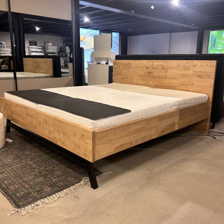 Steel & Stockings massief houten ledikant 180×200 25% Korting